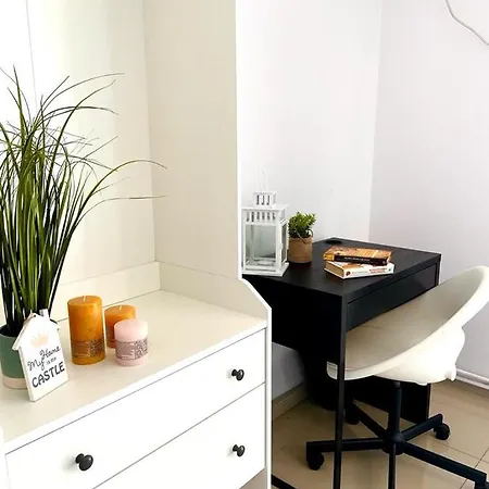 Happy Living Хостел *