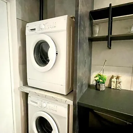 Happy Living Hostel *