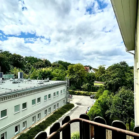 Happy Living بيت شباب فروتسواف