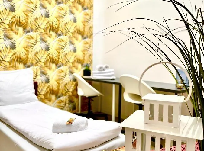 Happy Living بيت شباب فروتسواف