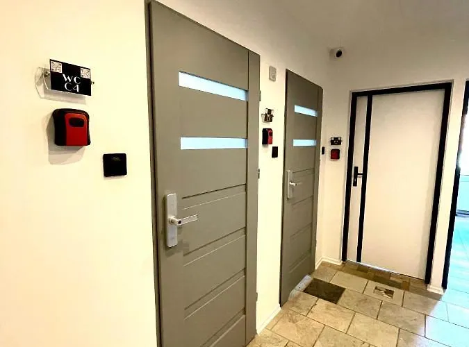 Happy Living بيت شباب